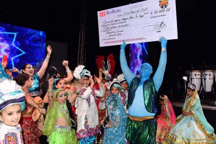 Premian lo mejor de carros aleg&oacute;ricos y comparsas en el cierre del carnaval Guam&uacute;chil 2020