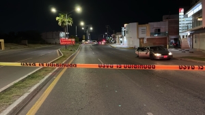 Muere pasajero de cami&oacute;n tras quedar en fuego cruzado, en el Fraccionamiento Espacios Barcelona, en Culiac&aacute;n