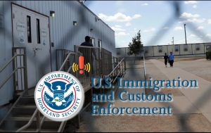 Ni&ntilde;os migrantes dejan de ir a la escuela; le temen al ICE